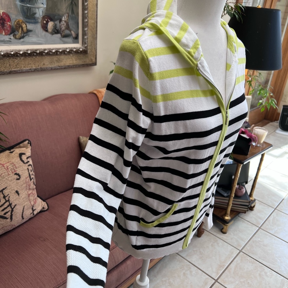 Chico’s Size 1 Zenergy Striped Long Sleeved Hoodie